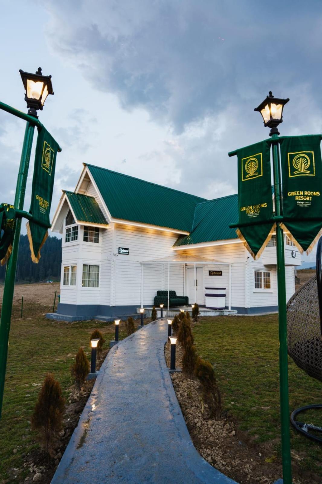 Green Rooms Resort グルマルグ エクステリア 写真