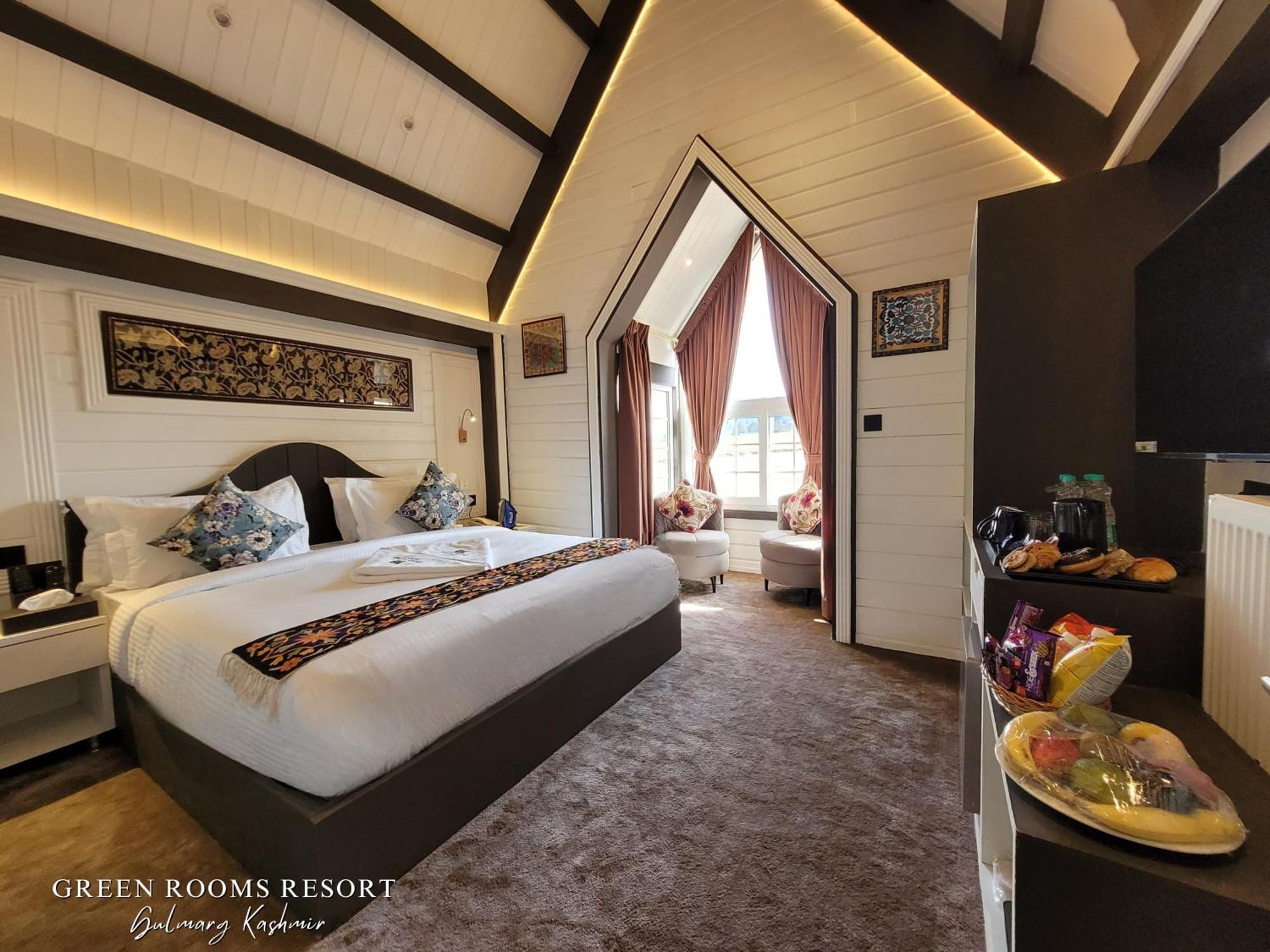 Green Rooms Resort グルマルグ エクステリア 写真