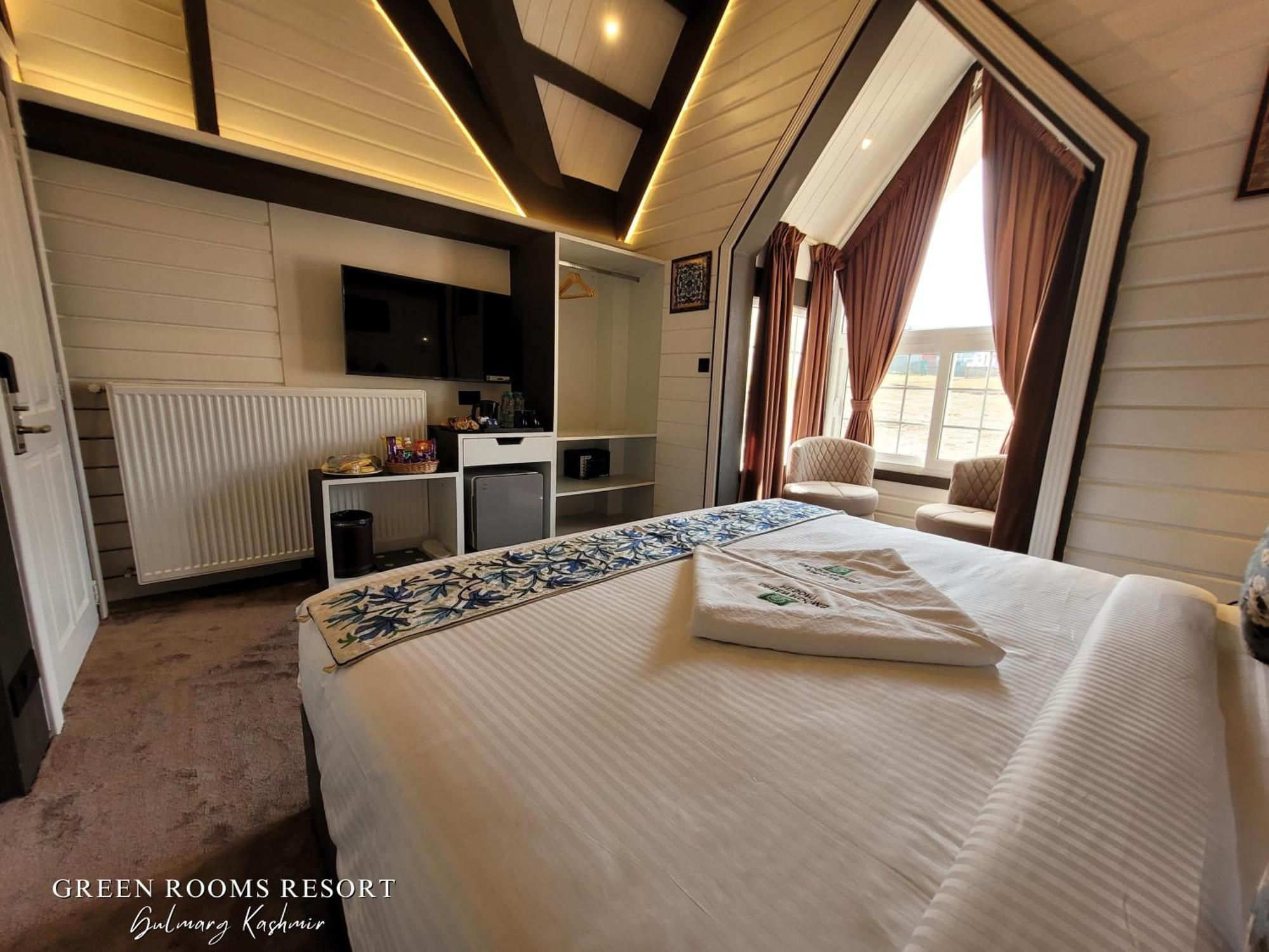 Green Rooms Resort グルマルグ エクステリア 写真