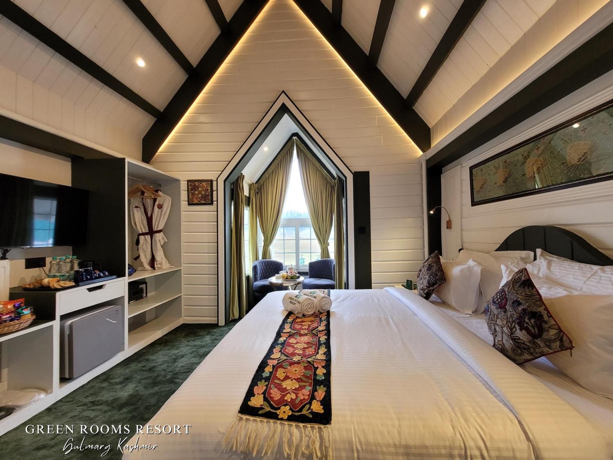 Green Rooms Resort グルマルグ エクステリア 写真